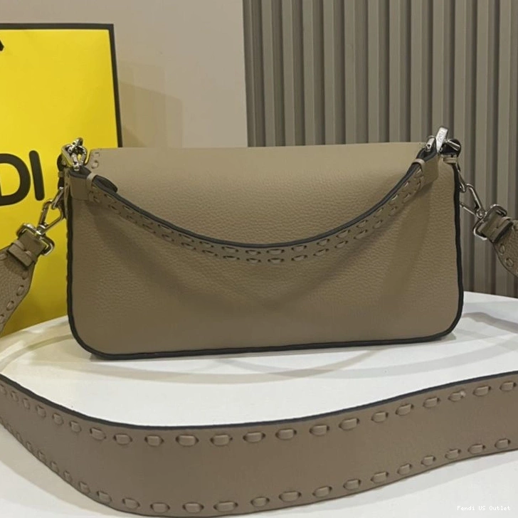 Vintage HOT Bag Baguette Selleria Leather Fendi Cuoio In Khaki Medium Romano 0804
